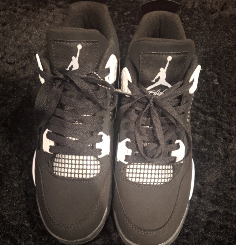 White th#nder 4's